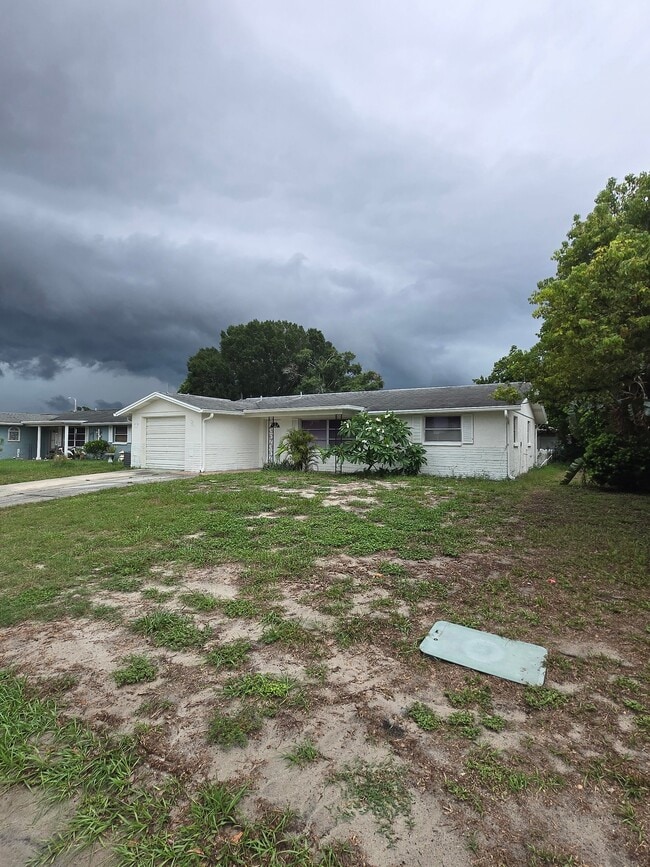 11230 Rhonda Ave