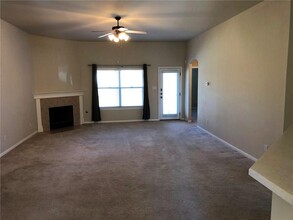 4105 Meadow Bluff Way in Round Rock, TX - Building Photo - Building Photo
