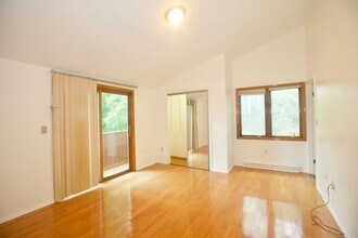 54 Drumlin Rd in Newton, MA - Building Photo - Building Photo
