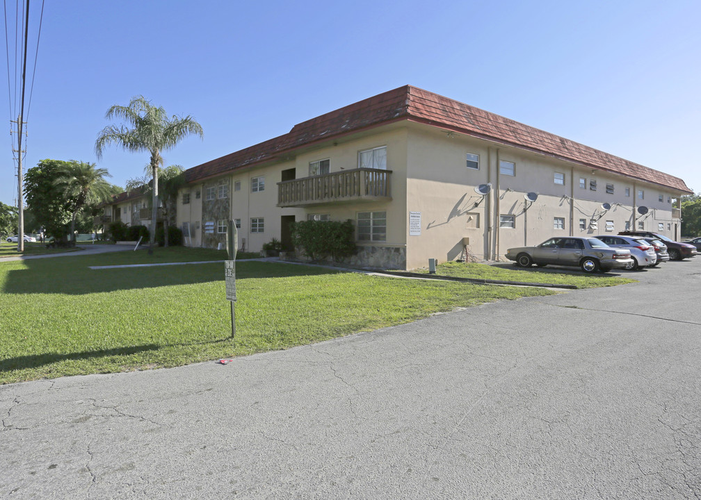 Biscayne Gardens Apartments in Miami, FL - Foto de edificio