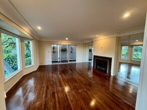 8967 St Ives Dr in Los Angeles, CA - Building Photo - Building Photo