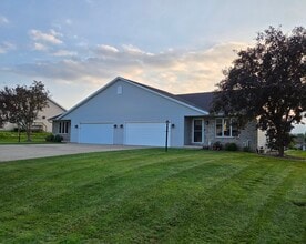 1827 Hyacinth Ct in Greenville, WI - Foto de edificio - Building Photo
