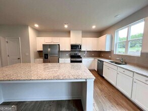 250 Pt Pl Dr in Loganville, GA - Building Photo - Building Photo