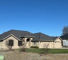 3988 Merrywood Dr in Cottonwood, CA - Building Photo
