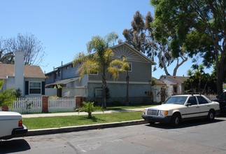 1111 Thomas Ave in San Diego, CA - Building Photo - Building Photo