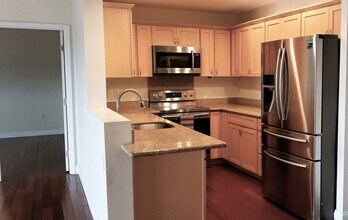 367 Revere Beach Blvd, Unit #308 in Revere, MA - Foto de edificio - Building Photo