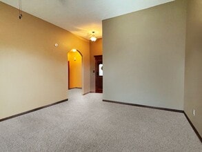 320 Northeast Mountain Meadow Drive in Cache, OK - Building Photo - Building Photo