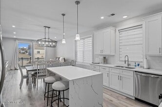 207 Carteret Ave in Seaside Heights, NJ - Building Photo - Building Photo