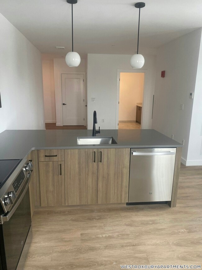 199 Gardner St in Boston, MA - Foto de edificio - Building Photo