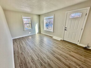 5927 N Wall St in Spokane, WA - Building Photo - Building Photo