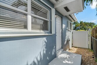 2235 Coolidge St, Unit 1 in Hollywood, FL - Building Photo - Building Photo