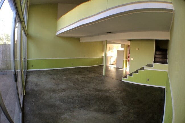 property at 1304 Mariposa Dr