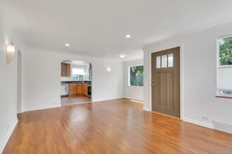 3032 S Corona St in Englewood, CO - Building Photo - Building Photo