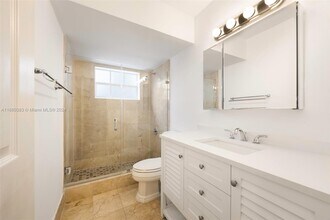 318 Majorca Ave-Unit -104 in Coral Gables, FL - Building Photo - Building Photo
