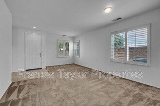 401 Whitby Gn in Escondido, CA - Building Photo - Building Photo