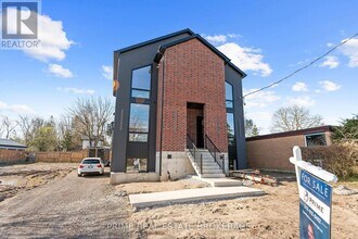 417-417 Base Line Rd E in London, ON - Building Photo - Building Photo