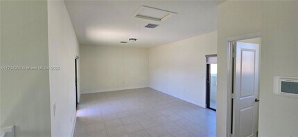 4242 NW 82nd Ave in Doral, FL - Building Photo - Building Photo