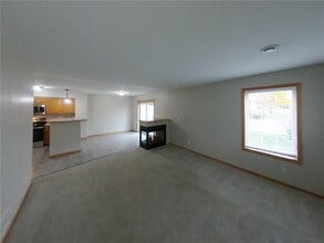 13758 Flay Ave N in Hugo, MN - Building Photo - Building Photo