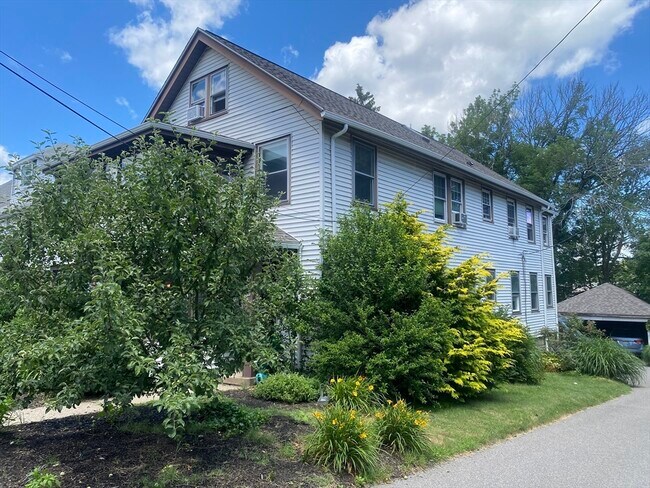 519 Belmont St in Belmont, MA - Building Photo - Building Photo