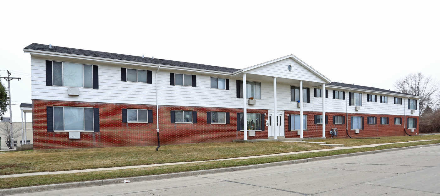 Column Apartments in Racine, WI - Building Photo