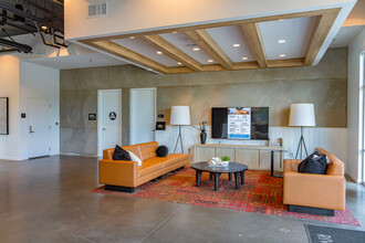 805 Riverfront Apartments in West Sacramento, CA - Foto de edificio - Interior Photo