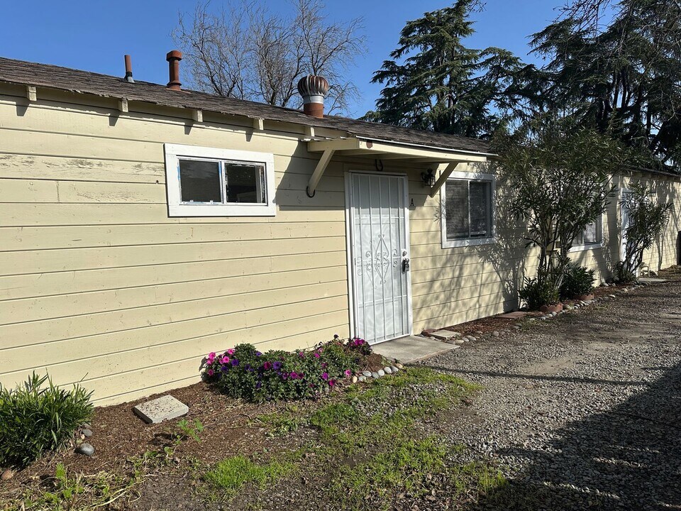 881 Emory Ave in Campbell, CA - Building Photo