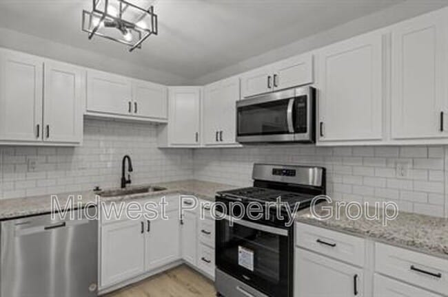925 Gonzaga Ln in Florissant, MO - Building Photo - Building Photo