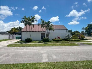 8735 SW 54th St in Olympia Heights, FL - Building Photo - Building Photo