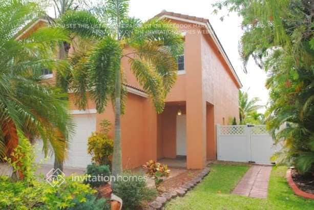 1330 NW 192nd Ln in Pembroke Pines, FL - Building Photo - Building Photo