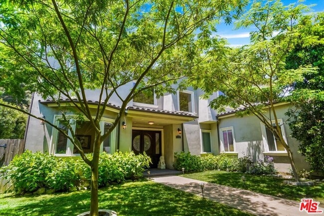1701 Roscomare Rd in Los Angeles, CA - Building Photo - Building Photo
