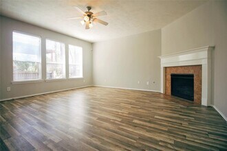 43 W Spindle Tree Cir in Spring, TX - Building Photo - Building Photo