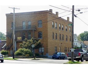 519-521 Highland St in New Castle, PA - Foto de edificio - Building Photo