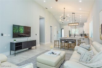 1258 Solana Rd in Naples, FL - Building Photo - Building Photo