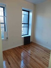 16 Maujer St in Brooklyn, NY - Building Photo - Building Photo