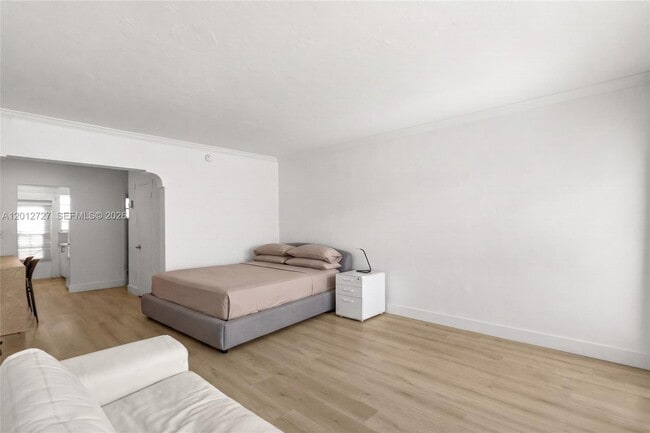 property at 717 Española Wy