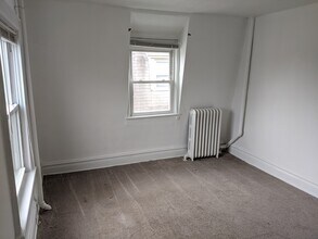 1608 W Broad St, Unit 2 in Bethlehem, PA - Building Photo - Building Photo