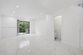 6850 NW 173rd Dr in Hialeah, FL - Building Photo - Building Photo