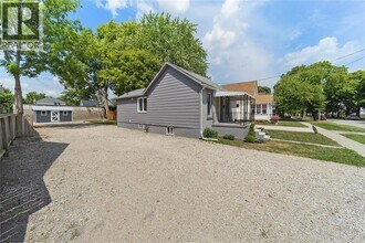 239 Proctor St in Sarnia, ON - Building Photo - Building Photo
