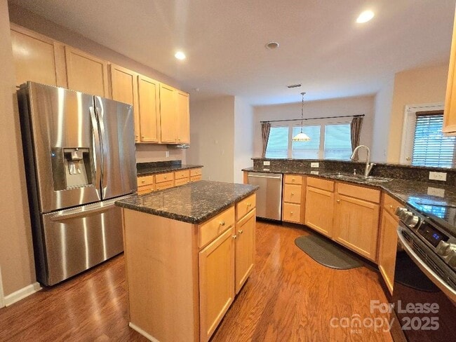 8221 Brookings Dr in Charlotte, NC - Building Photo - Building Photo