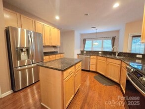 8221 Brookings Dr in Charlotte, NC - Building Photo - Building Photo