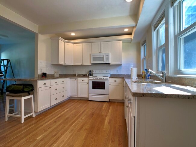 102 Erie Ave, Unit NA in Newton, MA - Building Photo - Building Photo