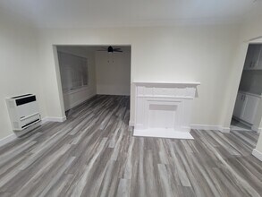 2216 S Bronson Ave, Unit Bronson in Los Angeles, CA - Building Photo - Building Photo
