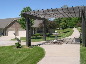 Pebblebrooke Villas in Basehor, KS - Foto de edificio - Building Photo