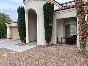 9921 Garamound Ave in Las Vegas, NV - Building Photo - Building Photo