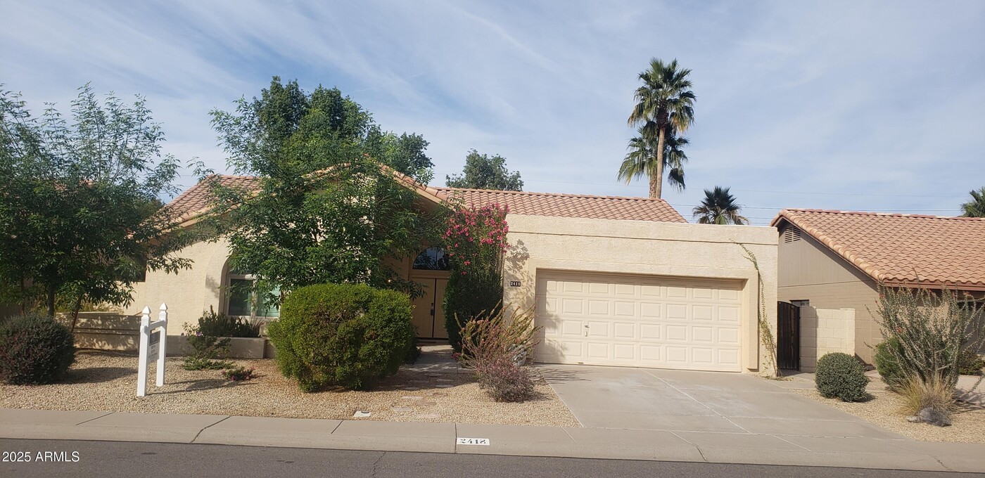 2418 W Alamo Dr in Chandler, AZ - Building Photo