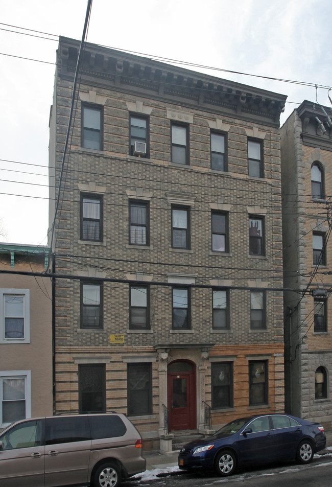 13 N Bleeker St in Mount Vernon, NY - Foto de edificio - Building Photo