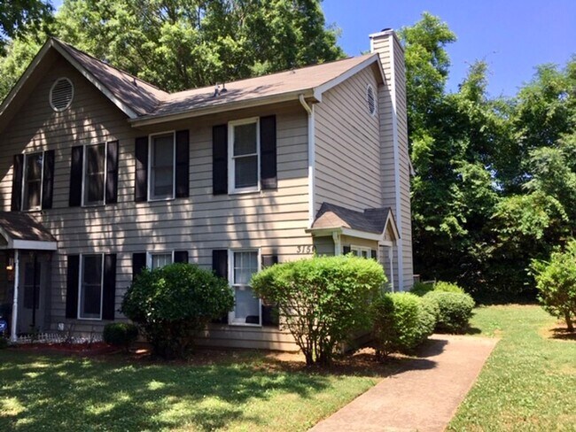 3150 Driftwood Dr in Charlotte, NC - Building Photo - Building Photo