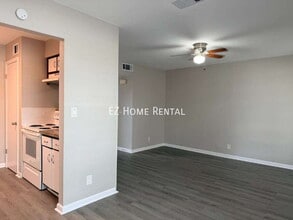 2101 6th Ave N in Texas City, TX - Building Photo - Building Photo