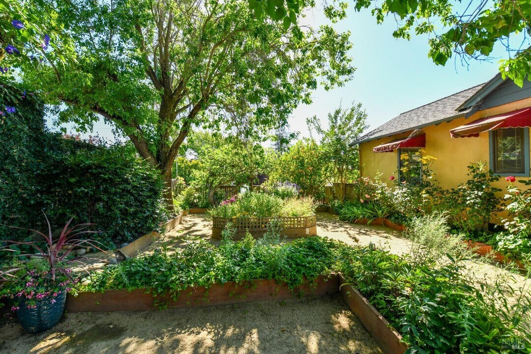 4 Ramona Ave in Napa, CA - Building Photo