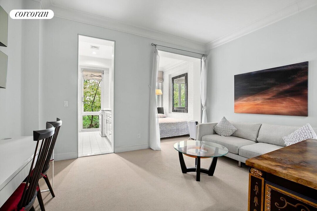 155 W 82 St in New York, NY - Building Photo